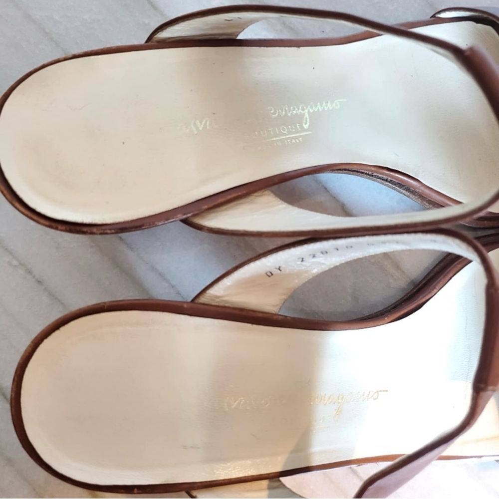 Salvatore Ferragamo Brown Leather Leona Sandals Womens 9.5/10 Block Heels - Picture 7 of 11